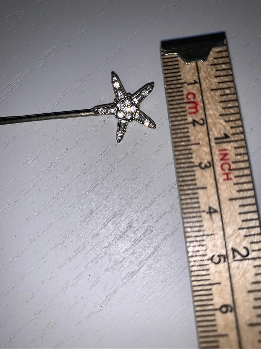 Kristin Ess “The Star Bobby Pins” set of 4. New with box.